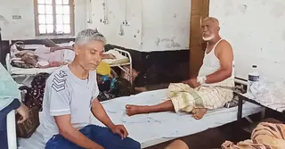 পাবনায় টহল পুলিশের ওপর সন্ত্রাসী হামলা, ওসিসহ গুলিবিদ্ধ ৬